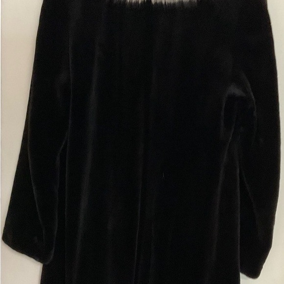 Beautiful mink coat with blue fox collar that runs down. Very warm, light, cozy - Picture 12 of 12